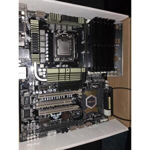ASUS SABERTOOTH X58 LGA 1366 Motherboard with 12 GB Corsair RAM, Core i7 920 CPU